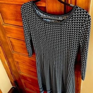 Black and white long sleeve dress